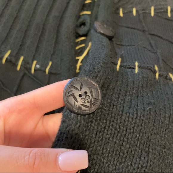 Vintage Sandy Starkman Patchwork Embroidered Sweater size M black/red/yellow - Picture 6 of 10